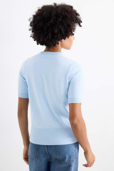 Women - Knitted jumper - short sleeve - light blue