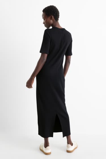 Femei - Rochie-tricou - reiată - negru