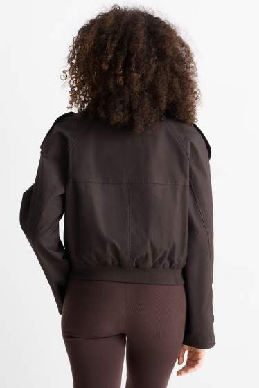 Dámské - Krátký trenčkot - tmavohnědá