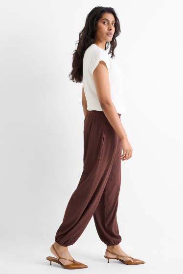 Femmes - Pantalon de jogging - finition texturée - marron foncé