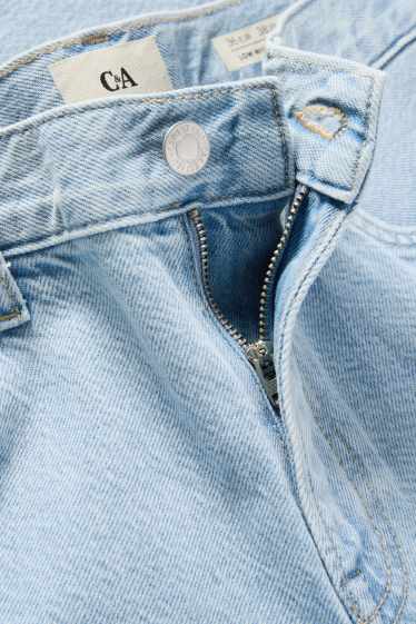 Women - Wide leg jeans - low-rise waist - denim-light blue
