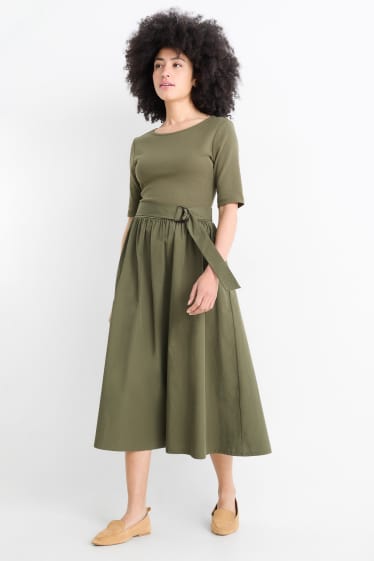 Dámské - Šaty fit & flare s páskem - khaki
