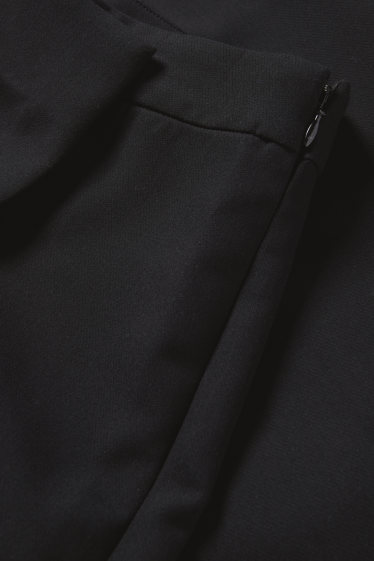 Femei - Fustă-pantalon scurtă - negru