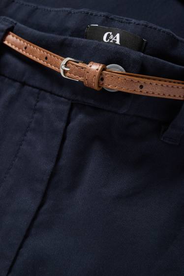 Women - Bermuda shorts with belt - mid-rise waist - dark blue