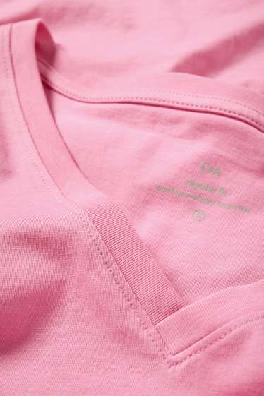 Femei - Tricou cu decolteu în V - Regular fit - roz