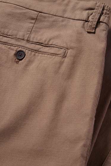 Heren - Chino - tapered fit - met structuur - bruin
