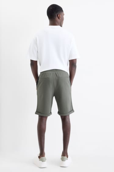 Men - Sweat shorts - textured - green