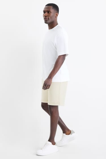 Men - Sweat shorts - textured - cremewhite