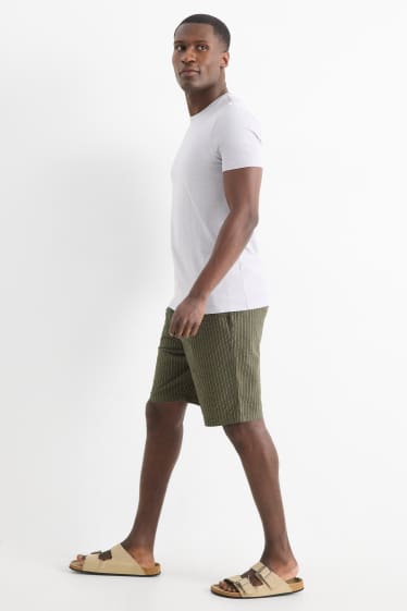 Men - Shorts - green