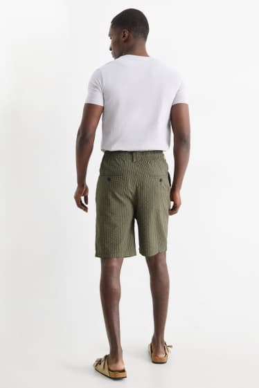 Men - Shorts - green