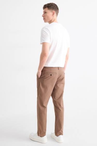 Heren - Chino - tapered fit - met structuur - bruin