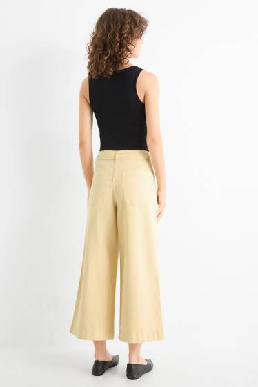 Femei - Pantaloni de stofă - talie înaltă - wide leg - galben deschis
