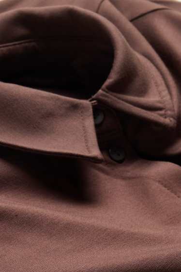 Dona - Brusa - marró