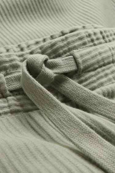 Home - Pantalons curts - texturats - verd