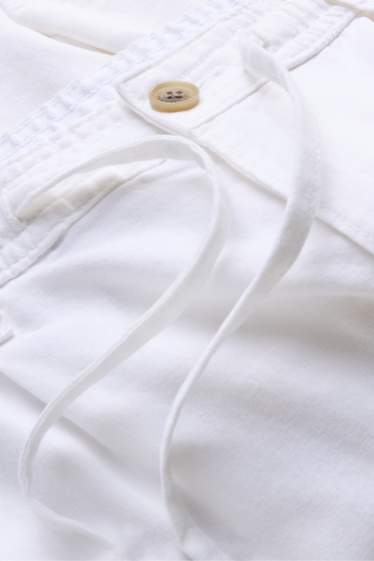 Men - Shorts - linen blend - white