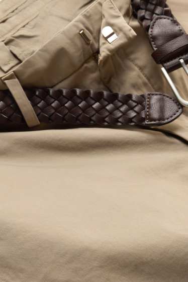 Men - Shorts with belt - brown