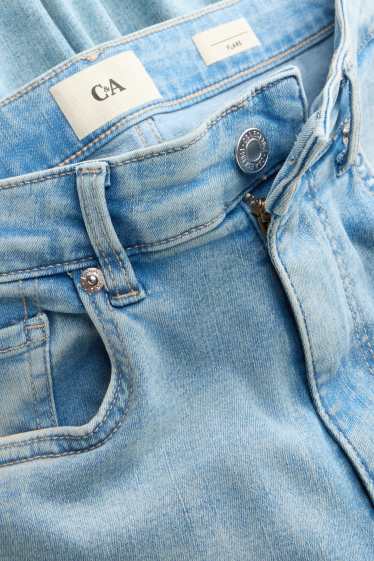 Damen - Flared Jeans - High Waist - LYCRA® - helljeansblau