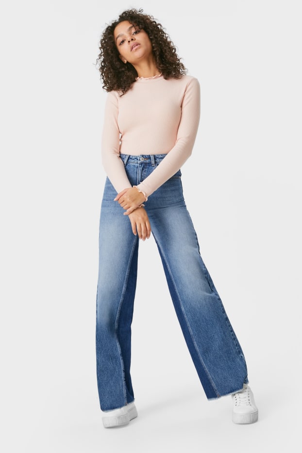 Women - Wide leg jeans - high waist - blue denim