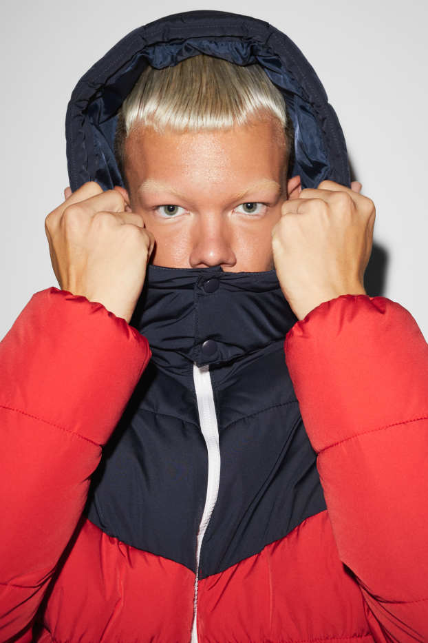 Men - CLOCKHOUSE - quilted jacket with hood - red / dark blue