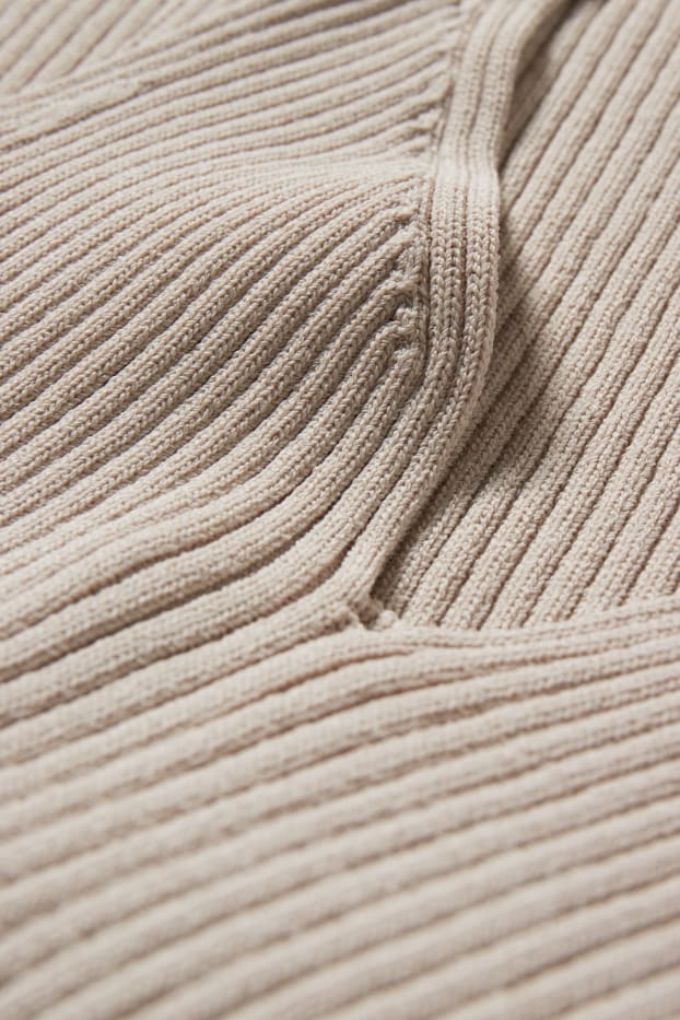 Women - Knitted top - light beige