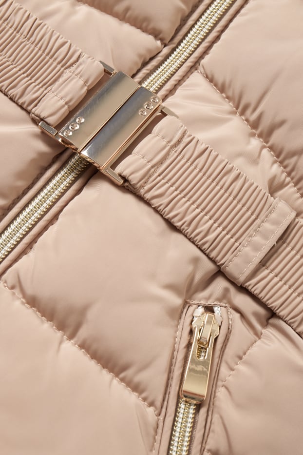 Bambine - Giacca trapuntata con cappuccio e inserto di ecopelliccia. - marrone chiaro