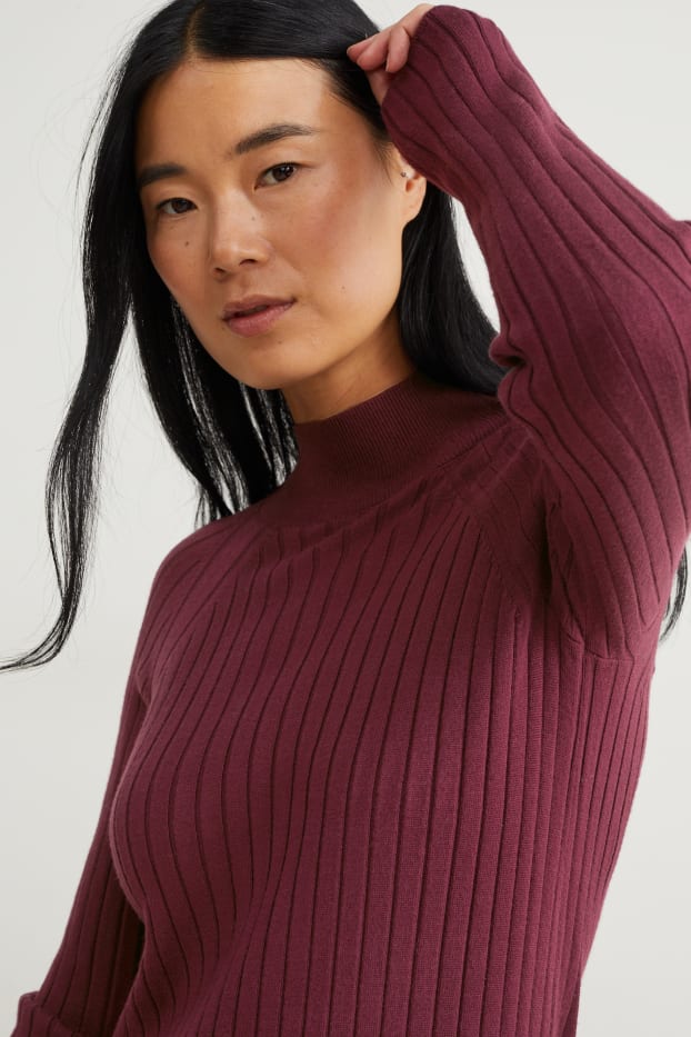 Women - Knitted bodycon dress - bordeaux