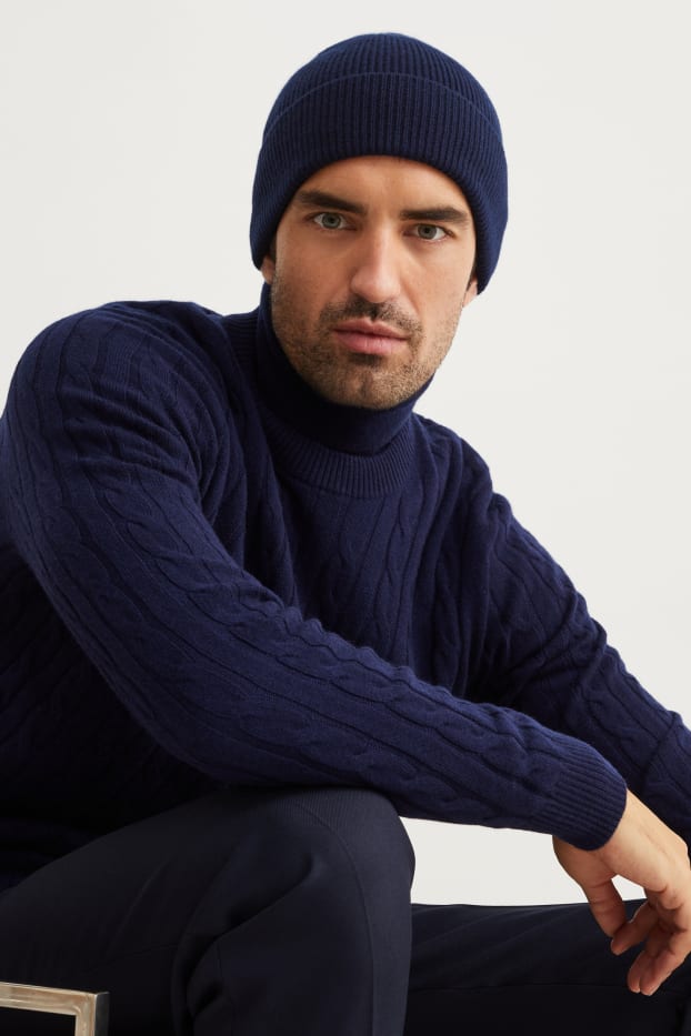 Men - Knitted cashmere hat - dark blue