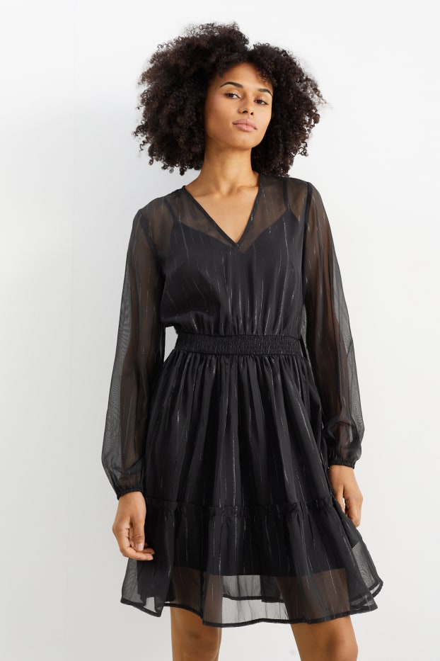 Femmes - Robe fit & flare avec encolure en V - noir