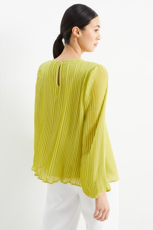 Women - Plissé blouse - light green
