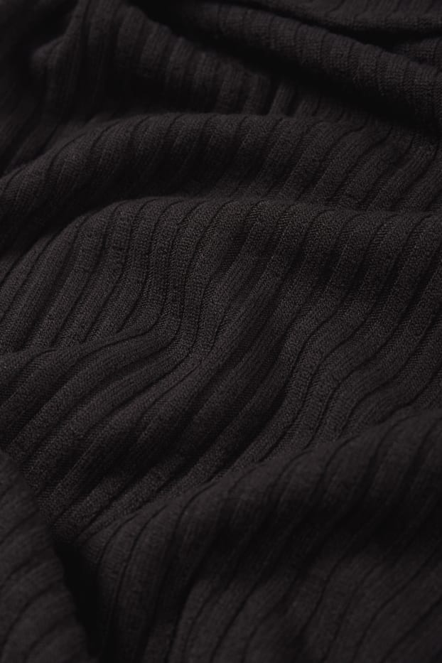 Femmes - Robe en maille Carmen moulante - noir