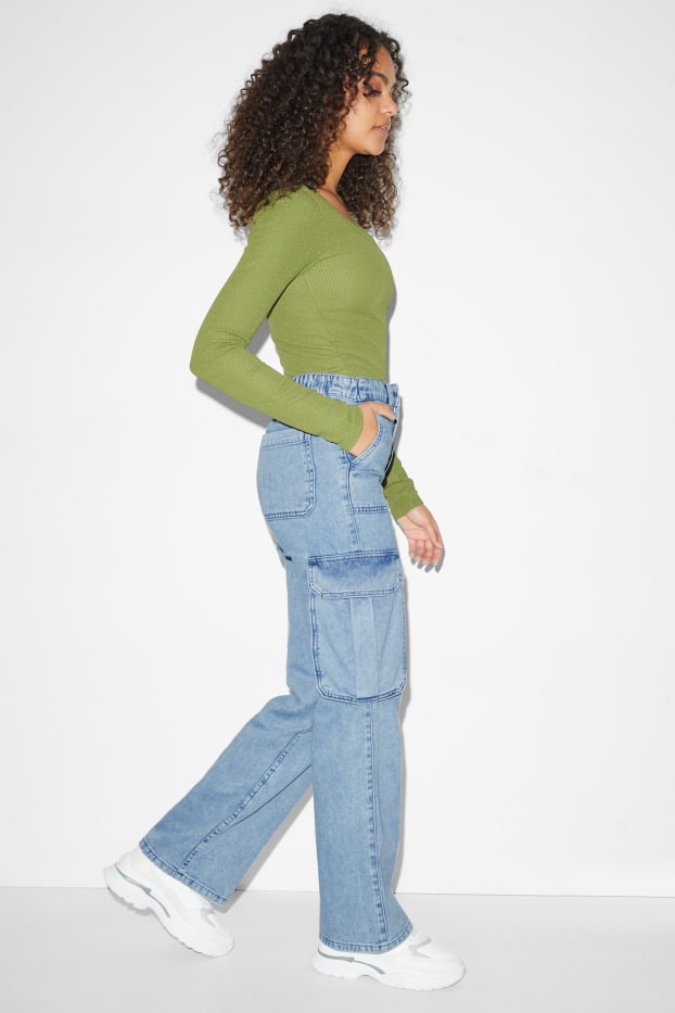 Women - Straight cargo jeans - high waist - denim-light blue