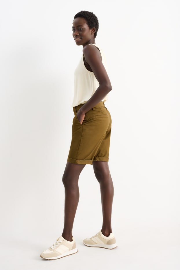 Women - Basic Bermuda shorts - mid-rise waist - khaki