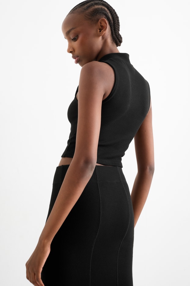 Dona - Samarreta crop - negre