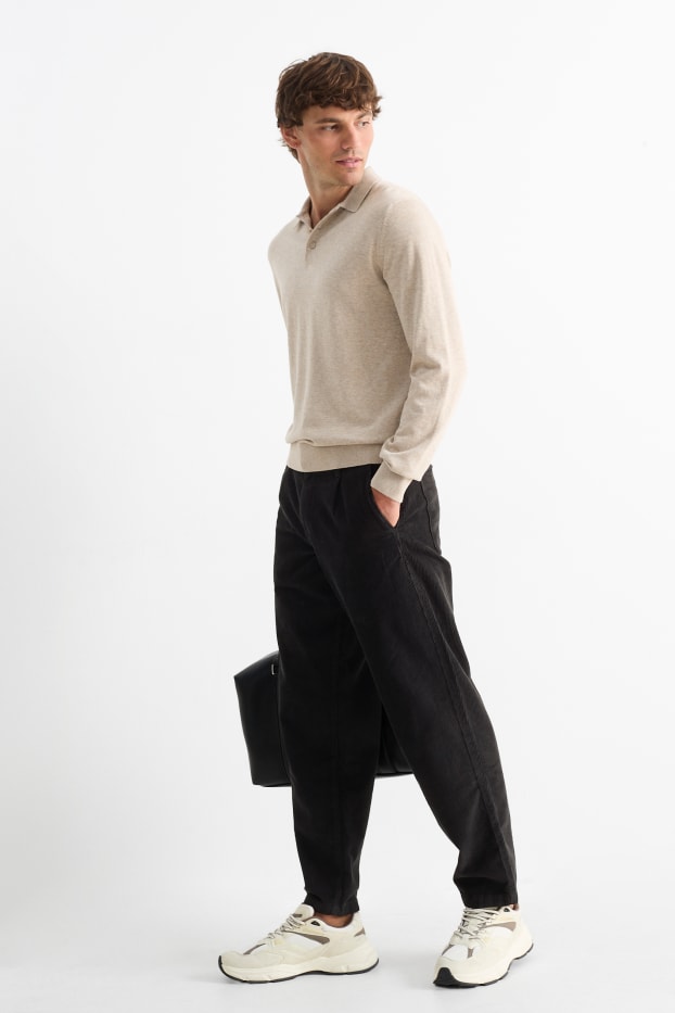 Mężczyźni - Sztruksowe chinosy - relaxed fit - czarny