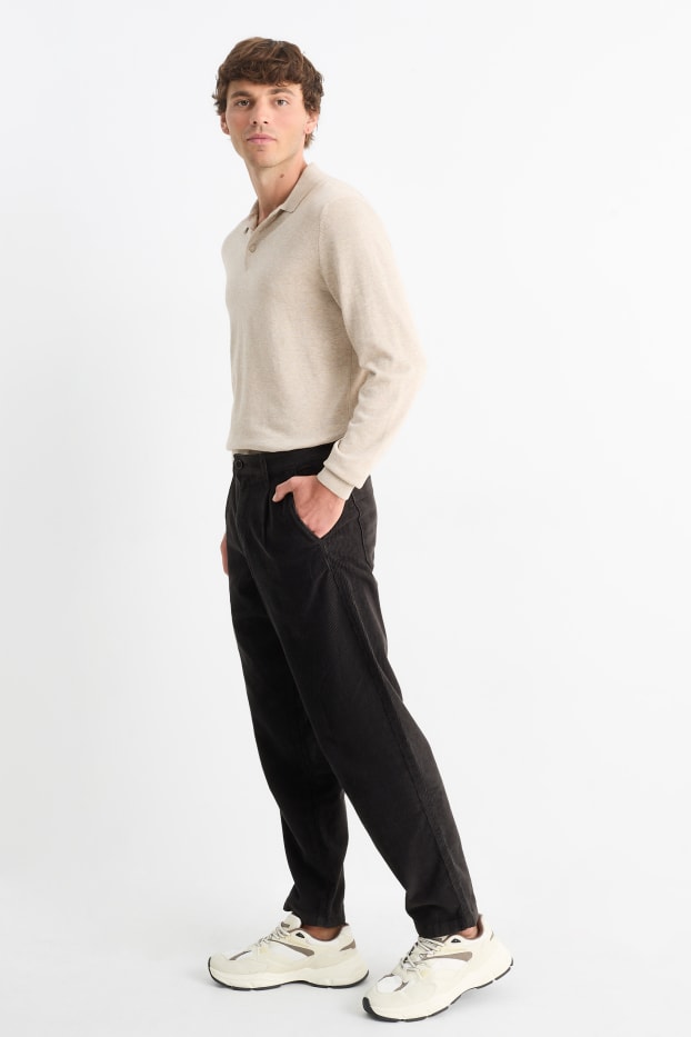 Mężczyźni - Sztruksowe chinosy - relaxed fit - czarny
