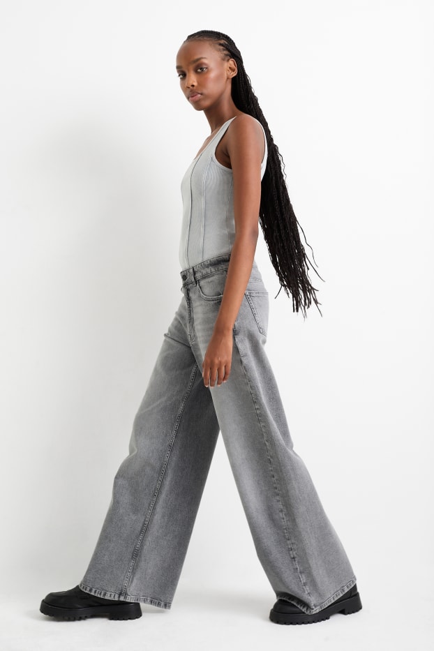 Damen - Wide Leg Jeans - Low Waist - helljeansgrau