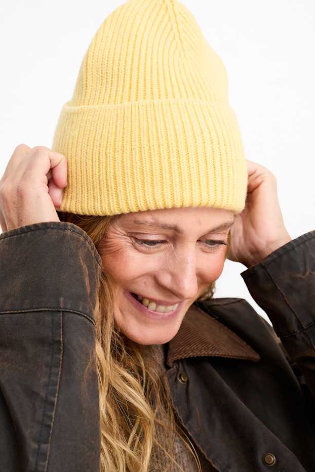 Women - Beanie - yellow