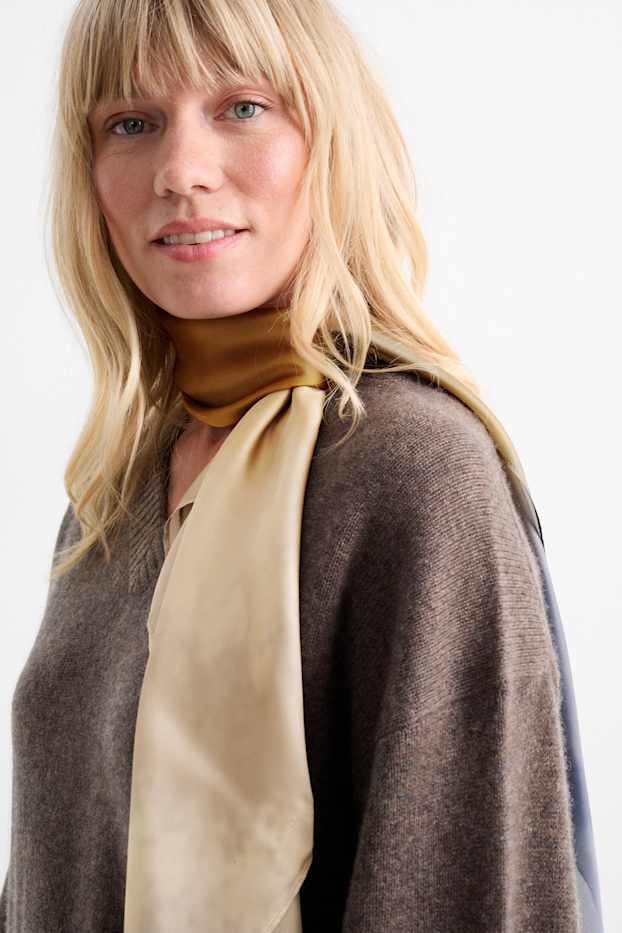 Dames - Sjaaltje - met patroon - donker rose