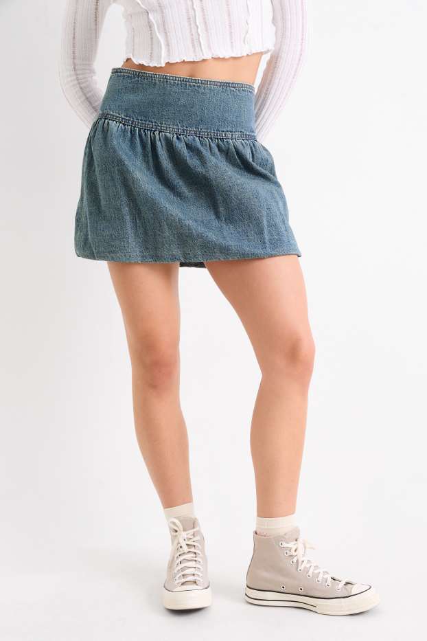 Women - Denim miniskirt - blue denim