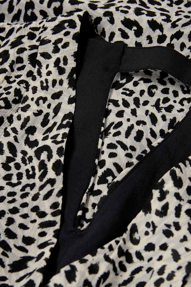 Dames - Jurk van chiffon, met V-hals - luipaardprint - met structuur - lichtgrijs