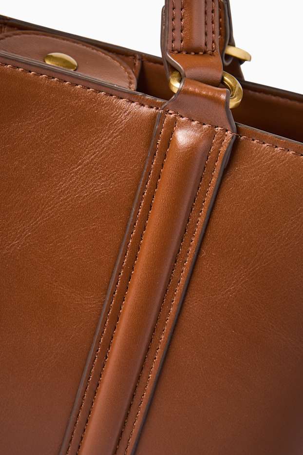 Donna - Borsa a tracolla con spallaccio staccabile - similpelle - marrone