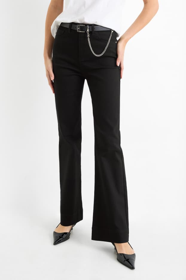 Dámské - Bootcut jeans s páskem - high waist - černá