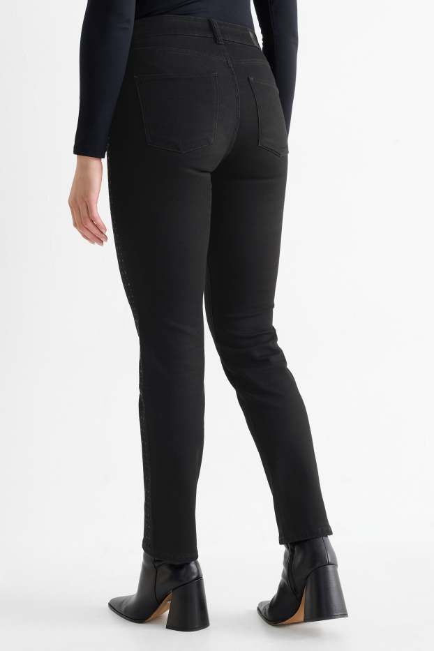 Femei - Straight jeans cu ștrasuri - talie medie - LYCRA® - negru