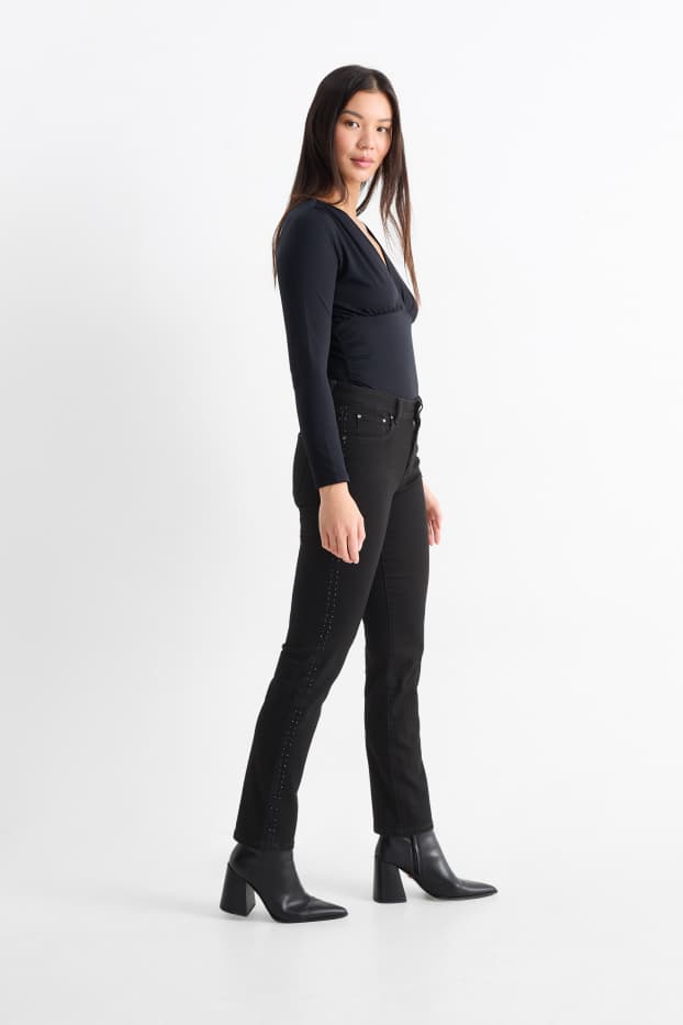 Femei - Straight jeans cu ștrasuri - talie medie - LYCRA® - negru