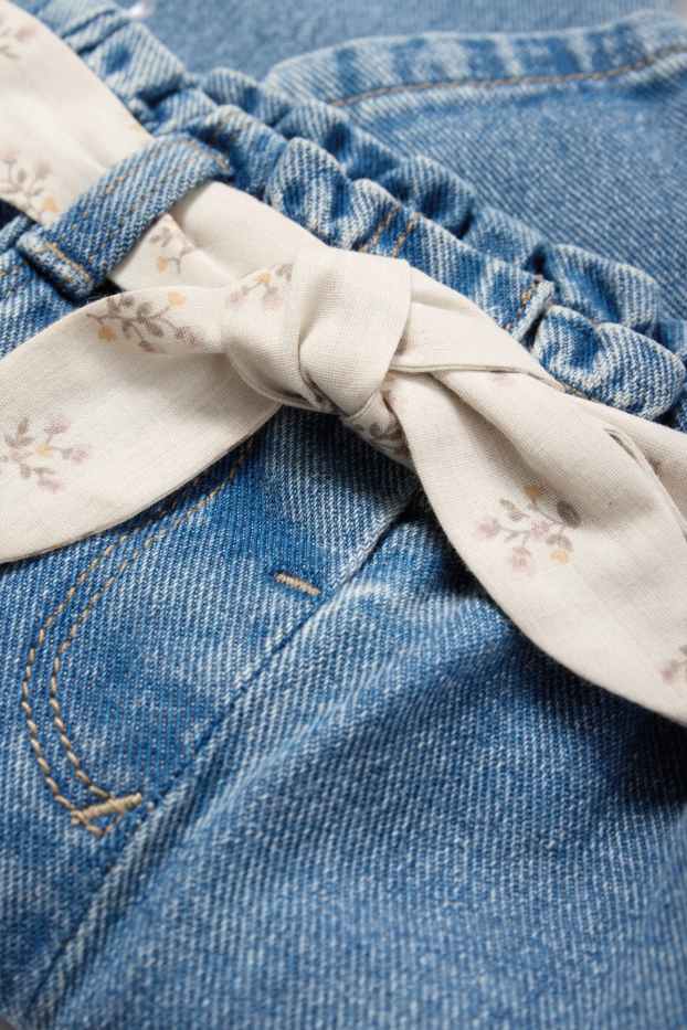 Baby Mädchen - Blümchen - Baby-Jeans - helljeansblau
