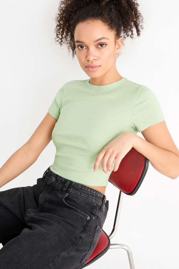 Femei - Tricou crop - reiat - verde deschis