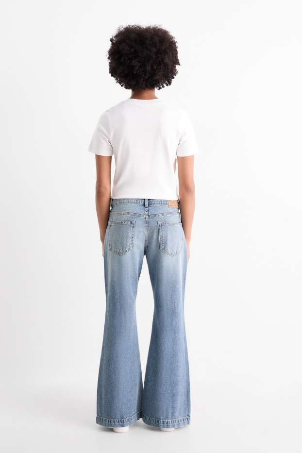 Women - Wide leg flared jeans - mid-rise waist - denim-light blue
