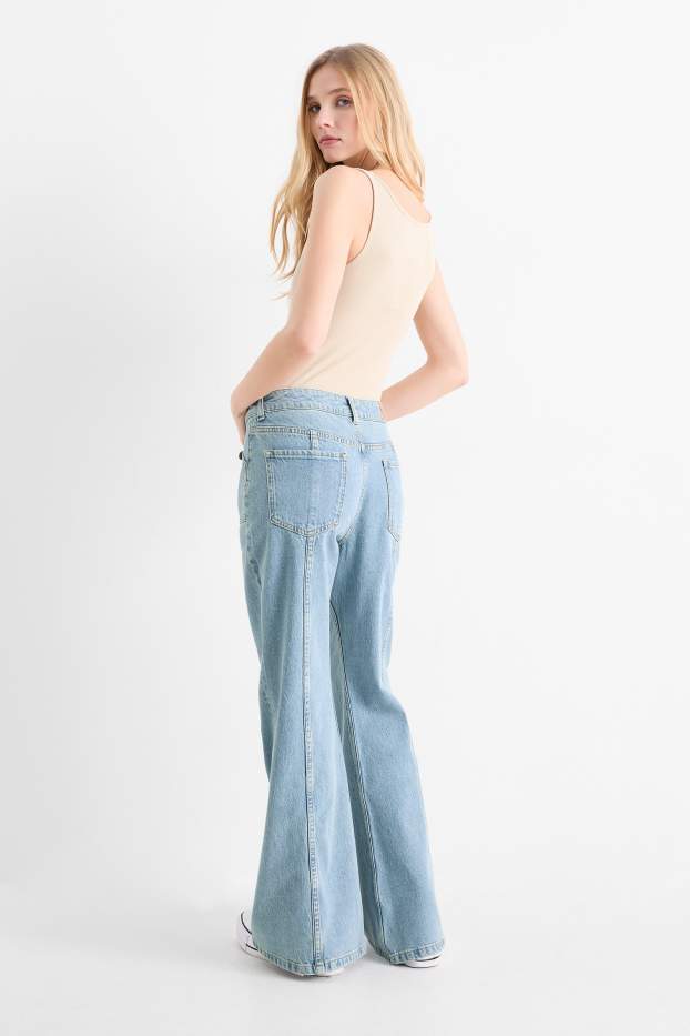 Damen - Wide Flared Jeans - Mid Waist - helljeansblau