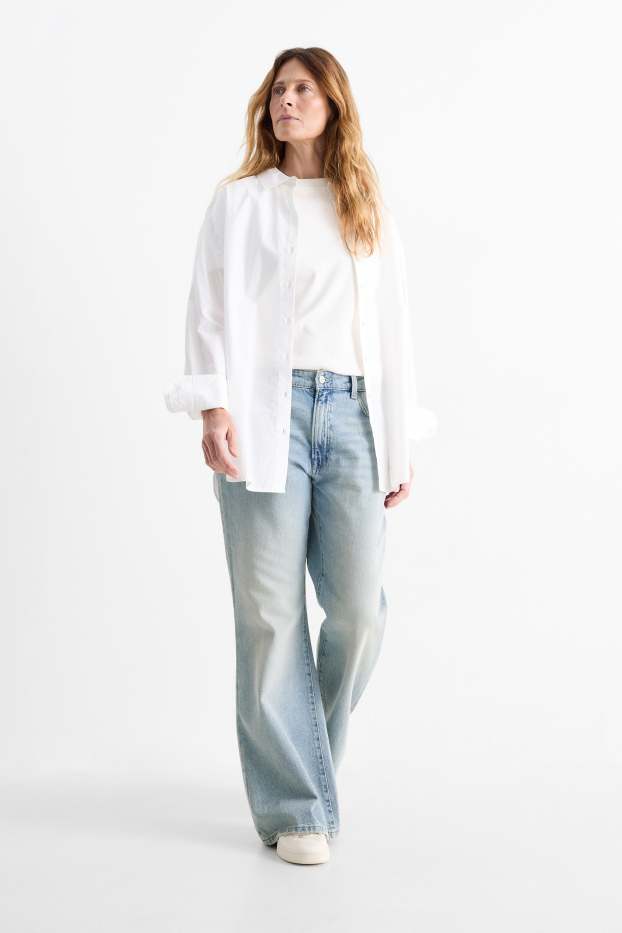 Damen - Loose Flared Jeans - Mid Waist - helljeansblau