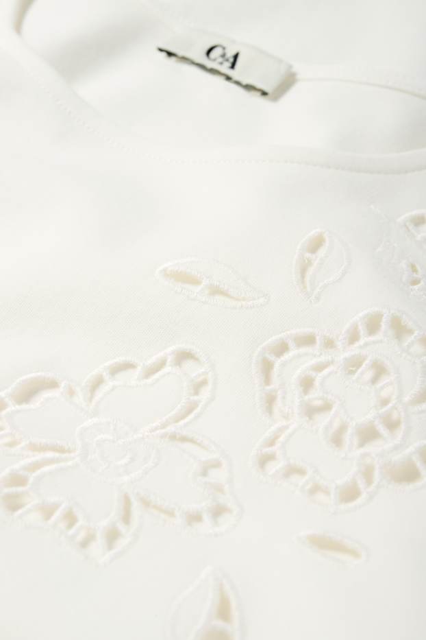 Dames - T-shirt - regular fit - broderie Anglaise - crème wit